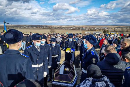 В Одесской области попрощались с гвардейцем, который погиб во время стрельбы в Днепре (фото)