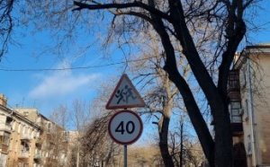 В Одессе продолжаются работы по восстановлению, ремонту, замене знаков дорожного движения во всех районах города (фото)