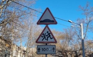 В Одессе продолжаются работы по восстановлению, ремонту, замене знаков дорожного движения во всех районах города (фото)