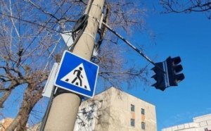В Одессе продолжаются работы по восстановлению, ремонту, замене знаков дорожного движения во всех районах города (фото)
