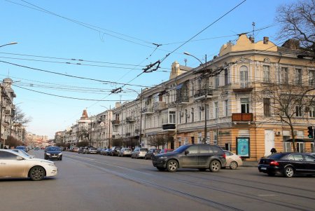 История Тираспольской: старинные здания, обновленные тротуары и современная четырехполосная дорога (фоторепортаж)