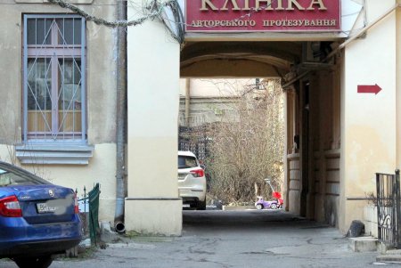 История Тираспольской: старинные здания, обновленные тротуары и современная четырехполосная дорога (фоторепортаж)