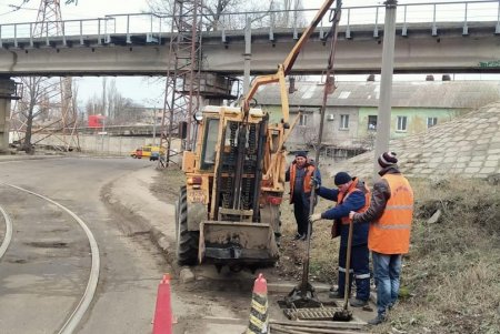 Городские коммунальные службы проводят уборку во всех районах с помощью 35 единиц спецтехники (фото)