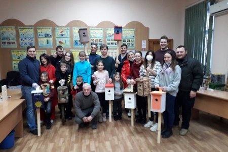 В одесском зоопарке на мастер-классе изготовили три десятка скворечников (фото)