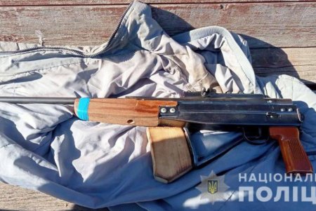 Полицейские приехали к жителю Болградского района по вызову о домашнем насилии: в доме обнаружили оружие и марихуану (фото)