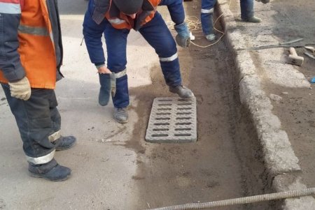Коммунальщики приведут в порядок ливневки на шести локациях: водителей просят не парковаться в местах проведения работ (фото)