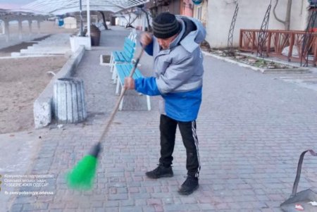 Сотрудники коммунального предприятия «Побережье Одессы» получили новую форму и оборудование (фото)