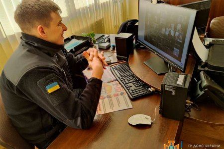 С учениками школы № 18 спасатели провели онлайн-урок по соблюдению правил безопасности (фото)