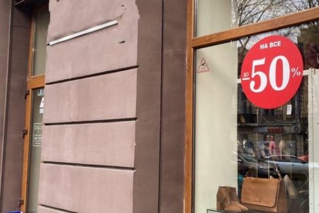 В Одессе демонтировали более двух десятков рекламных конструкций и вывесок, размещенных с нарушениями (фото)