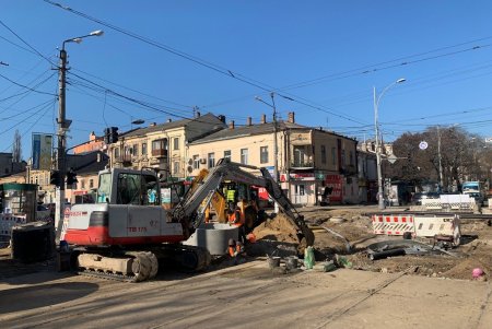 В Одессе продолжается капремонт перекрестка улиц Преображенской и Пантелеймоновской (фото)