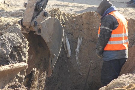 Капремонт Преображенской угол Пантелеймоновской: укрепление коллектора, замена инженерных сетей и установка новых опор (фоторепортаж) 