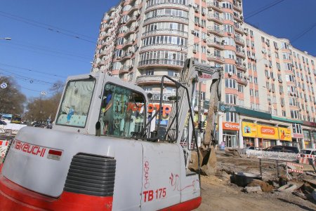 Капремонт Преображенской угол Пантелеймоновской: укрепление коллектора, замена инженерных сетей и установка новых опор (фоторепортаж) 