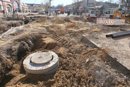 Капремонт Преображенской угол Пантелеймоновской: укрепление коллектора, замена инженерных сетей и установка новых опор (фоторепортаж) 