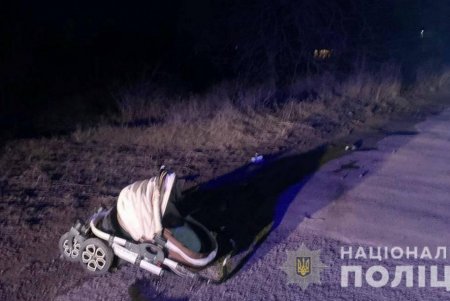 В Нерубайском нетрезвый водитель сбил маму с младенцем (фото, обновлено)