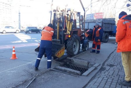 Очищать дождеприемники в понедельник будут на пяти улицах города (фото)