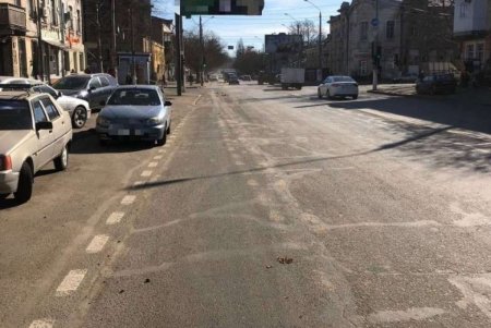 На Мясоедовской из грузовика высыпалась глина: водителю выписали штраф (фото)