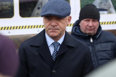 Мэр Одессы проинспектировал строительство дороги в порт совместно с жителями Большевика и Кривой Балки (фото, видео)