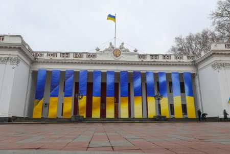 В Одессе торжественно подняли Государственный Флаг Украины по случаю Дня единения (фото, видео)