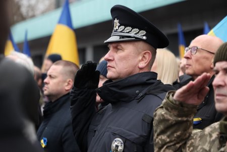 На площади возле аэропорта «Одесса» торжественно подняли Государственный Флаг Украины (фоторепортаж)