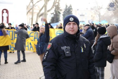 Патрульные Одессы и Измаила обеспечивали порядок и регулировали движение во время проведения торжеств в честь Дня единства (фото) 