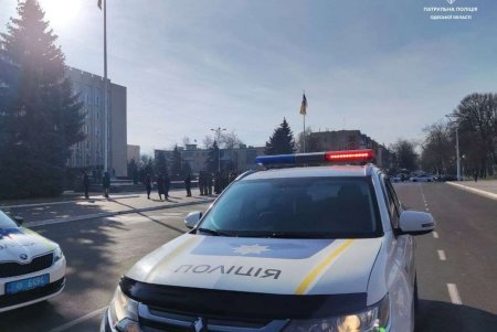 Патрульные Одессы и Измаила обеспечивали порядок и регулировали движение во время проведения торжеств в честь Дня единства (фото) 