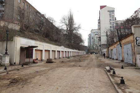Мэр Одессы совместно с инициативной группой проинспектировали работы по реконструкции Деволановского спуска (фото, видео)