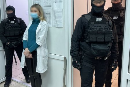 В Одессе и других городах преступная группировка выдавала метадон под видом государственной программы борьбы с наркоманией (видео, фото)