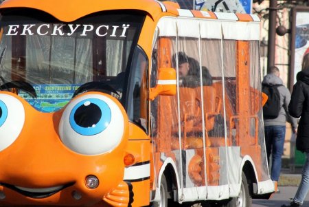 Театральная площадь — яркая жемчужина морского города (фоторепортаж) 