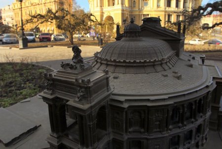 Театральная площадь — яркая жемчужина морского города (фоторепортаж) 