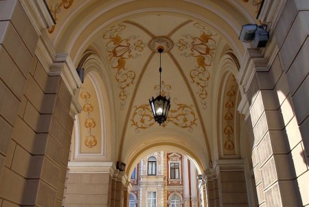 Театральная площадь — яркая жемчужина морского города (фоторепортаж) 