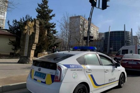 В центре Черноморска на пешеходном переходе сбили женщину и мужчину (фото, видео) 