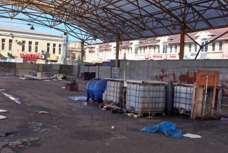 Старые рыбные ряды демонтировали на рынке «Привоз» (фоторепортаж)