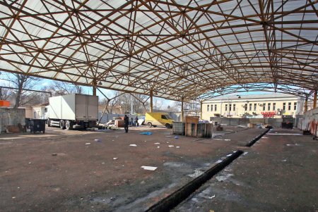 Старые рыбные ряды демонтировали на рынке «Привоз» (фоторепортаж)