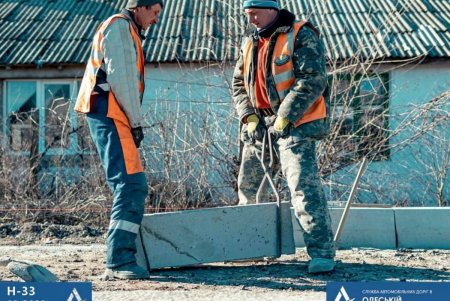 Возобновлены ремонтные работы на автодороге, проходящей через Овидиополь (фото)