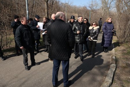 Одесса готовится к курортному сезону с наведения порядка на пляже «Отрада» (фото)