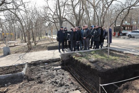 Одесса готовится к курортному сезону с наведения порядка на пляже «Отрада» (фото)
