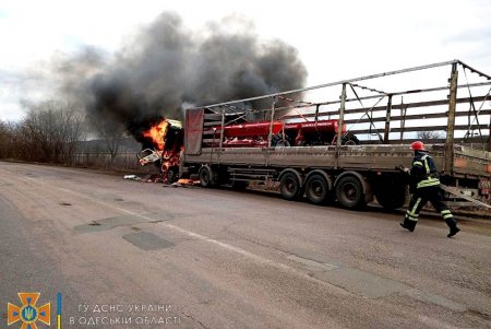 В Одесской области спасатели ликвидировали возгорание грузового автомобиля (фото)