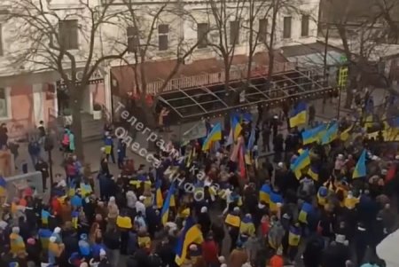 Более полутысячи одесситов принимают участие в Марше Единства (фото)