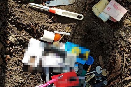 Среди дня на Академика Филатова мужчина пытался по балкону влезть в чужую квартиру на четвертом этаже (фото) 