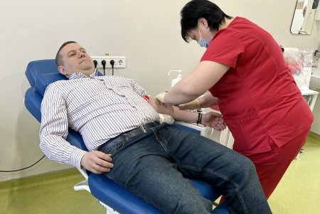 «У кого есть возможность, приходите в наши пункты и сдавайте донорскую кровь», – вице-мэр Светлана Бедрега (фото, видео)