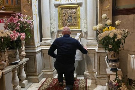 Мэр Одессы пришел поддержать горожан, которые укрылись в нижнем храме Свято-Успенского кафедрального собора (фото, видео)