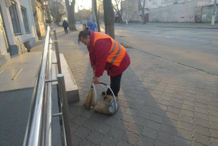 Коммунальные предприятия поддерживают Одессу в должном санитарном состоянии (фото)