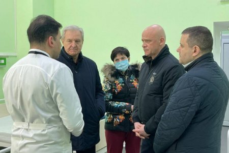 Мэр проверил готовность опорной горбольницы №10 принять пострадавших в результате боевых действий (фото)