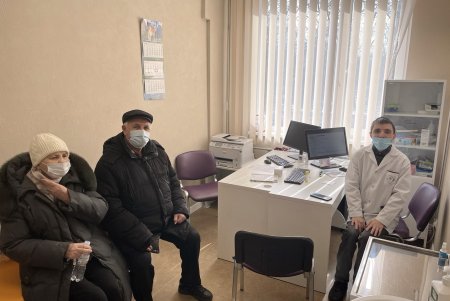 Одесские медики продолжают оказывать помощь пациентам (фото)