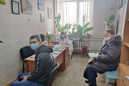 Одесские медики продолжают оказывать помощь пациентам (фото)