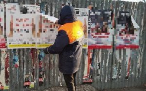 Коммунальщики проводят комплексную уборку дворов, ликвидируют стихийные свалки и моют остановки (фото)