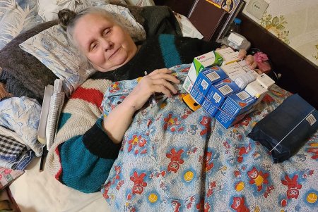 Это Одесса и здесь своих не бросают: волонтеры развозят пожилым людям продукты и медикаменты (фото)