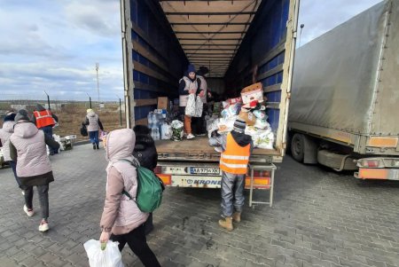 В Одесскую область паромом доставили гуманитарную помощь из румынской Тульчи (фото)