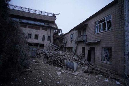 В Киеве российские войска попали в телевышку: некоторые телеканалы могут не работать (фото)