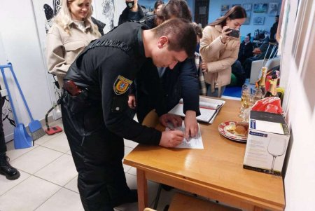 Реалии войны: в бомбоубежище Авангарда зарегистрировали брак (фото)